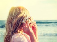 Τι ήχος ακούγεται όταν βάζετε την παλάμη σας πάνω από το αυτί σας; 