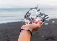 Γιατί αυτός ο μηχανικός άφησε την ακριβοπληρωμένη δουλειά του για να ξεκινήσει μια εταιρεία βραχιολιών με αποστολή 